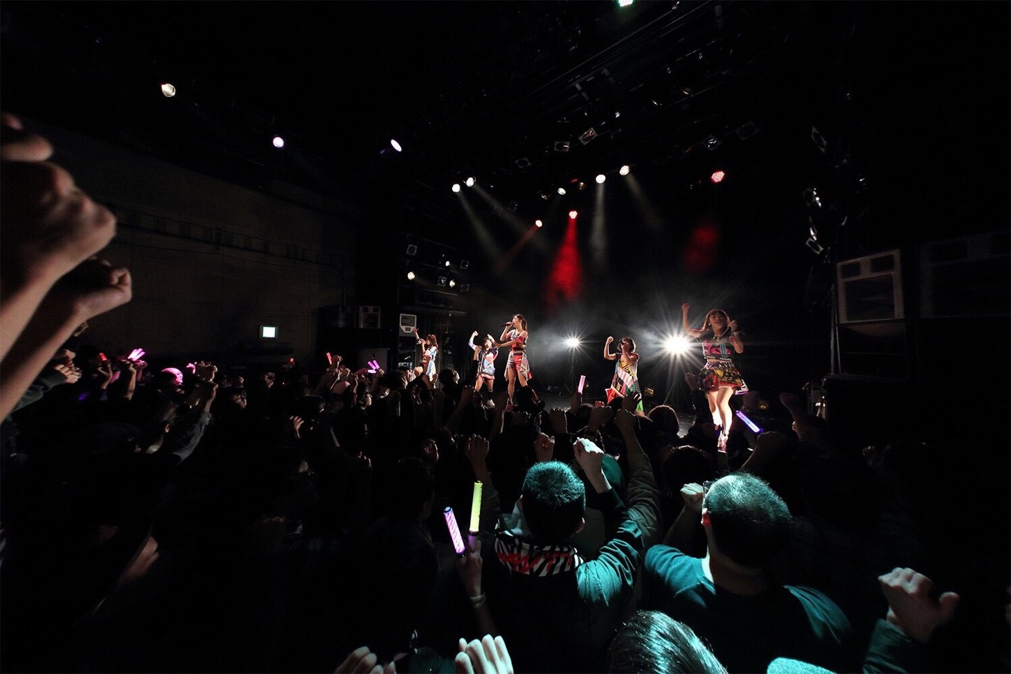 Cheeky Parade「Cheeky Parade 6th Anniversary Tour」東京・WWW公演の様子。（写真提供：エイベックス）