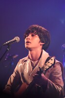 「猫」を歌う北村匠海。
