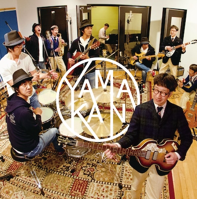 YAMA-KAN「Take me Follow me / 記憶にございません / 手をつなぎたいんだ」ジャケット