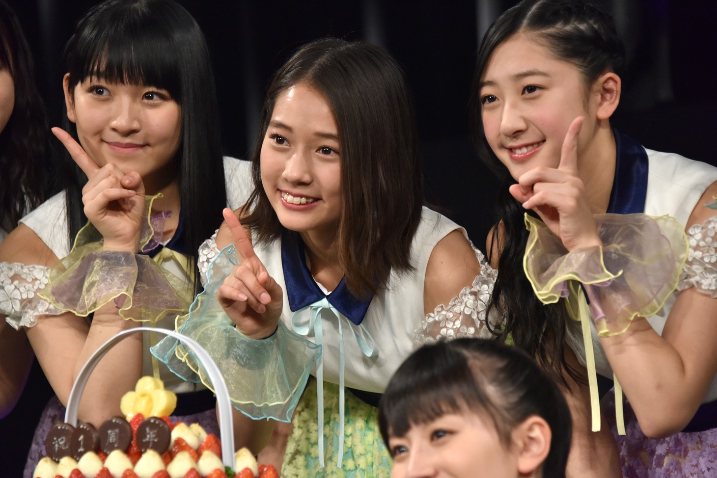 左から小野瑞歩、谷本安美、秋山眞緒。