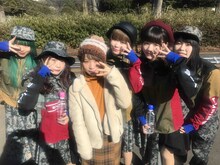 EMPiREとモモコグミカンパニー（BiSH）。