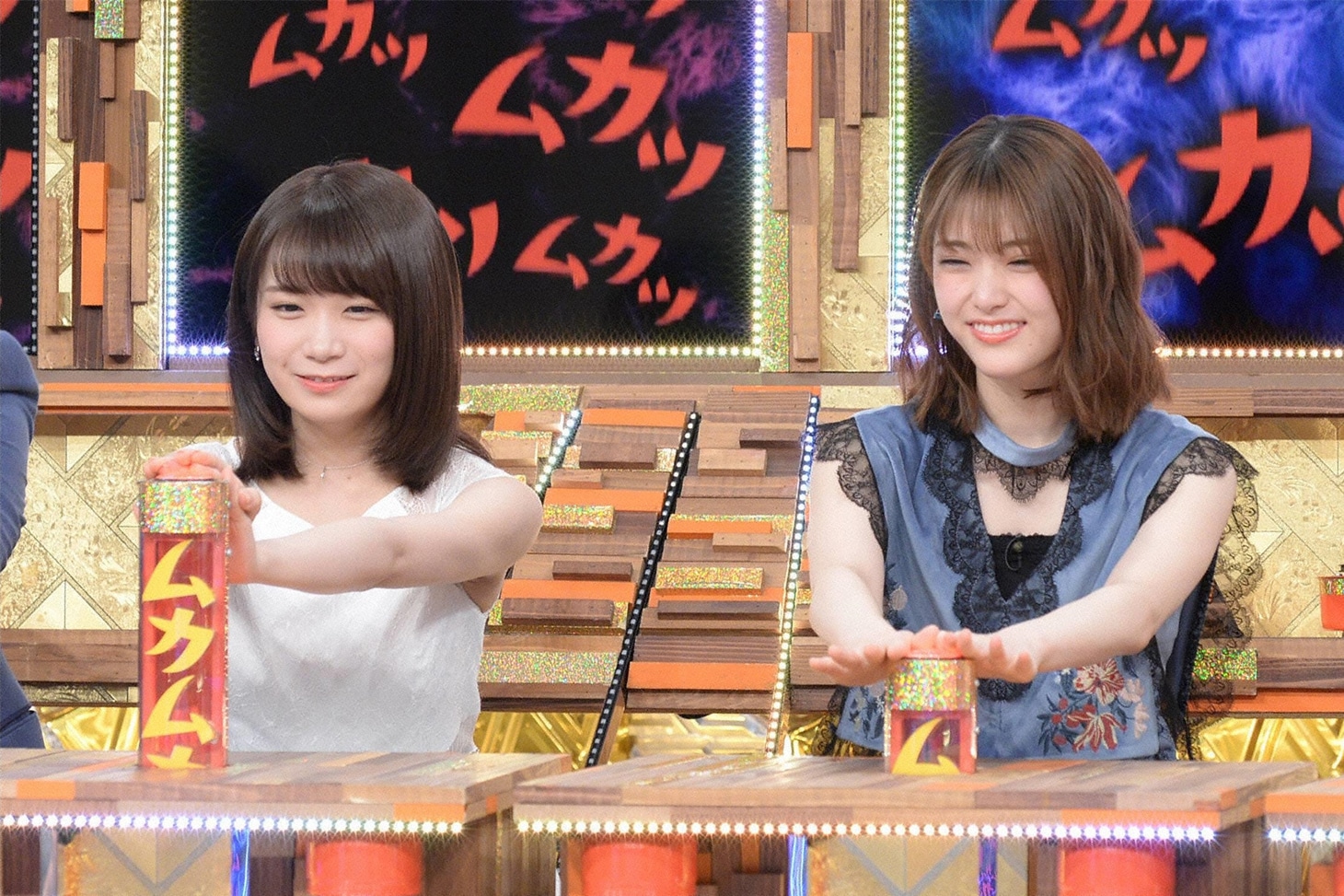 乃木坂46の秋元真夏と松村沙友理。(c)フジテレビ