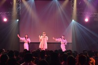 本日行われたバースデーソロライブの様子。（写真提供：ソニー・ミュージックレーベルズ）