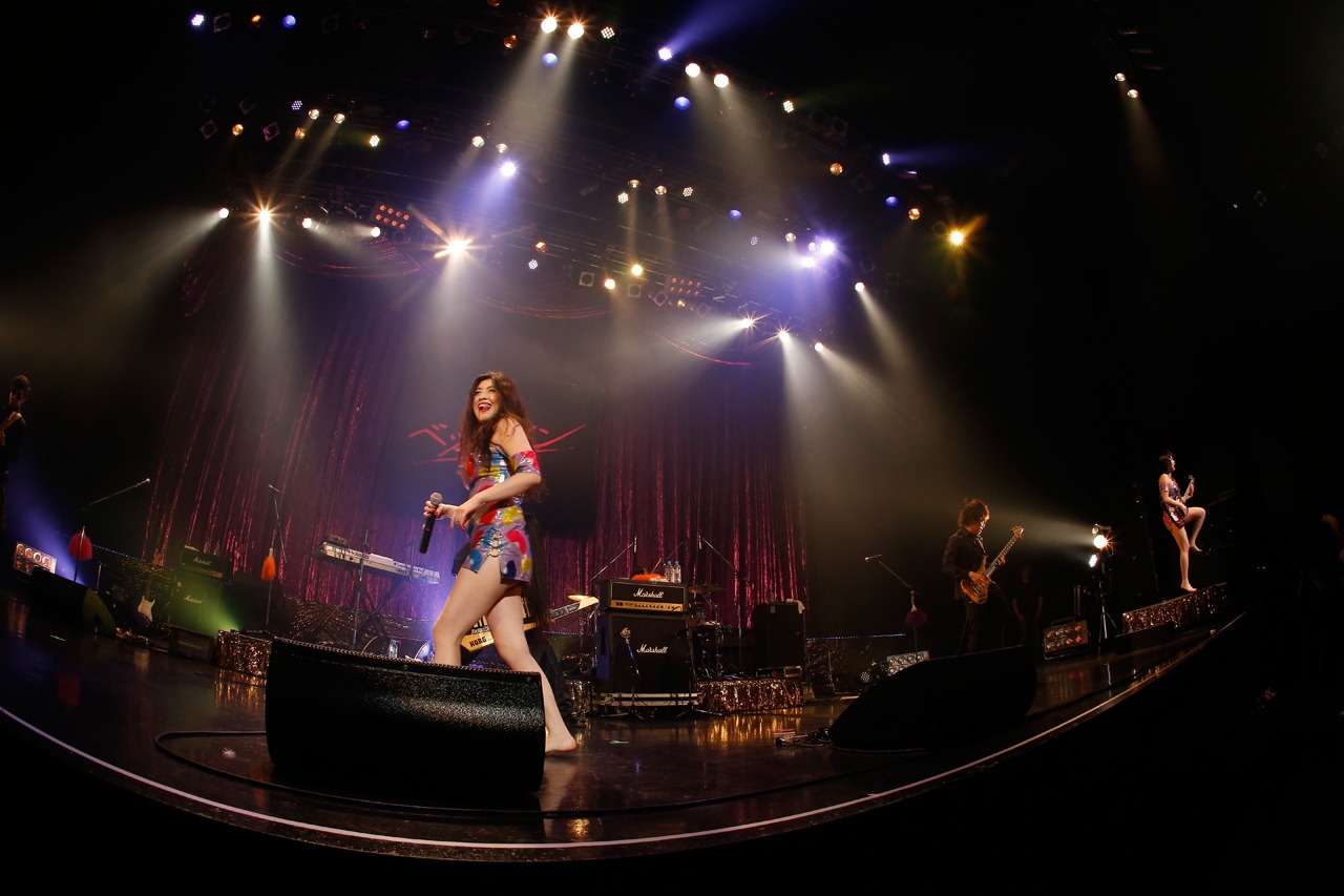 ベッド・イン「ベッド・イン TOUR 2018 祝！“TOKYO”発射記念ツアー ～サクセス・ストーリーは突然に…～」ファイナル公演の様子。（撮影：ほりたよしか）