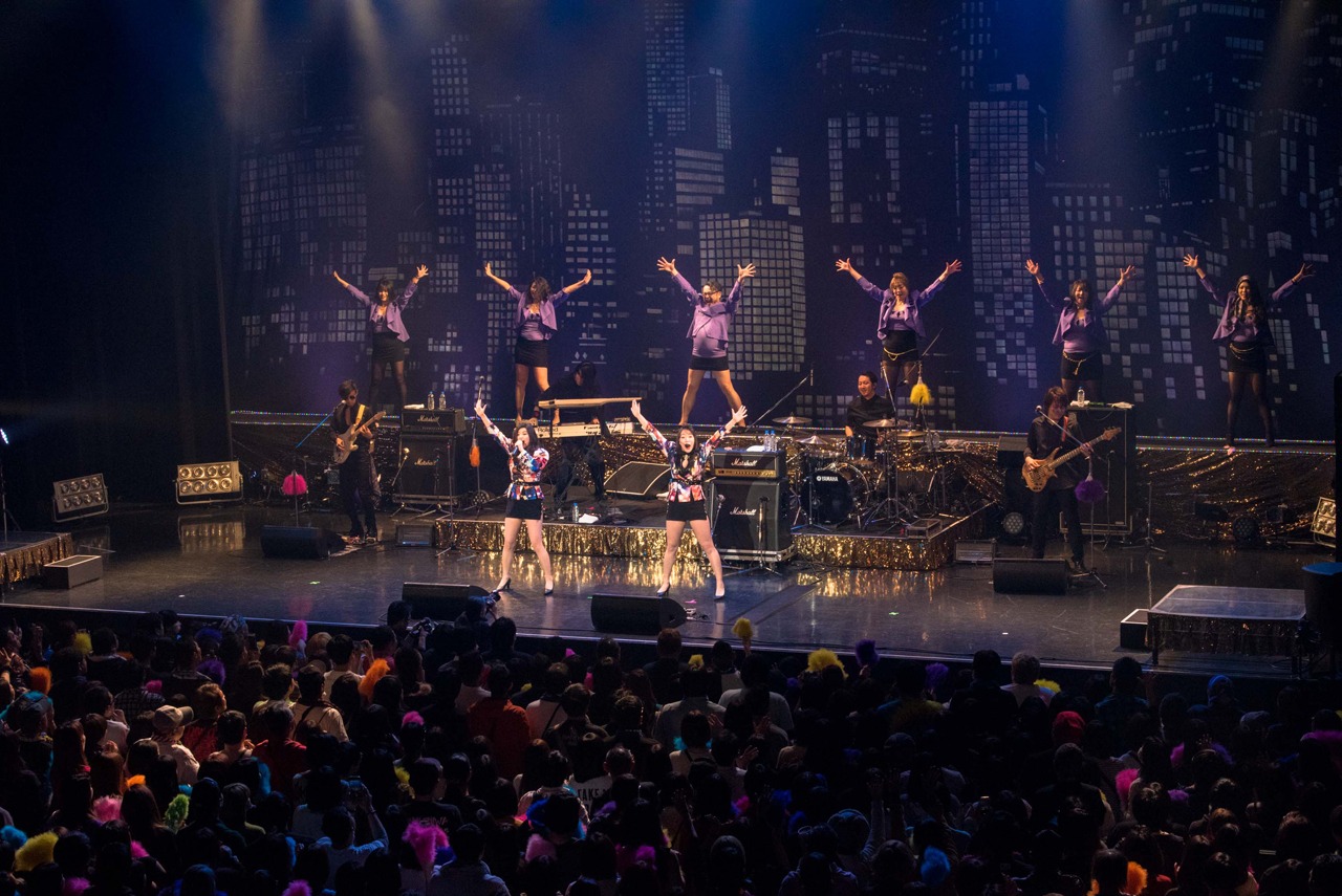 ベッド・イン「ベッド・イン TOUR 2018 祝！“TOKYO”発射記念ツアー ～サクセス・ストーリーは突然に…～」ファイナル公演の様子。（撮影：ほりたよしか）