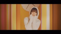 欅坂46「バスルームトラベル」ミュージックビデオのワンシーン。