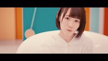 欅坂46「バスルームトラベル」ミュージックビデオのワンシーン。