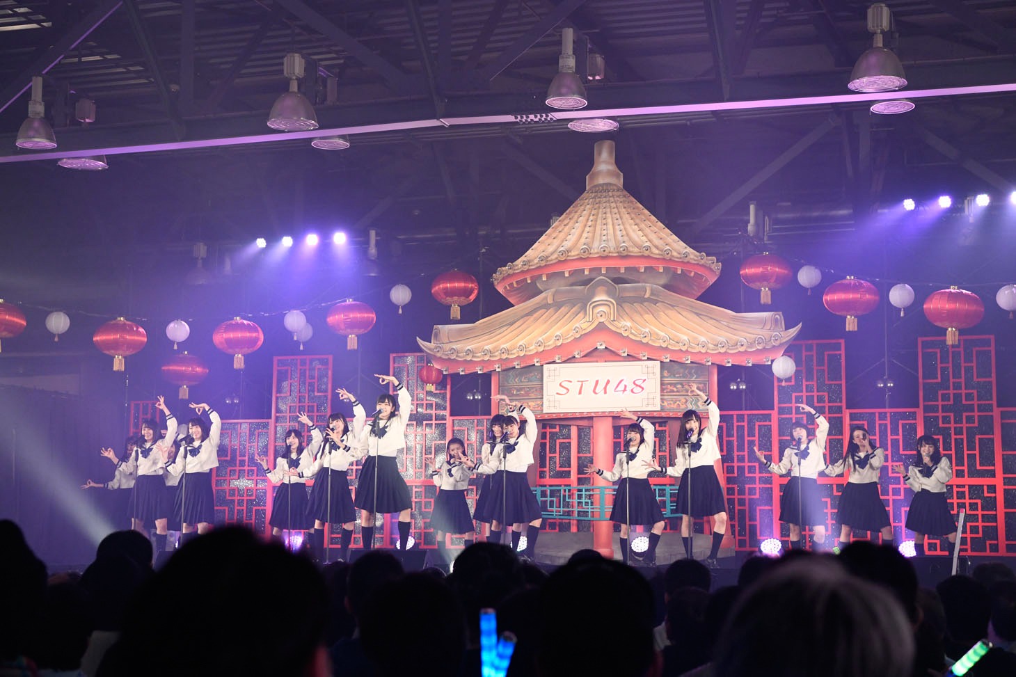 STU48「東西握手会」の様子。 (c)STU