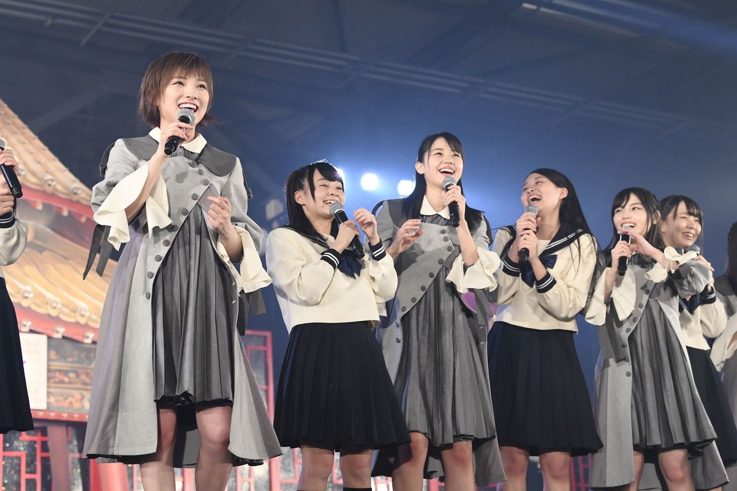 STU48「東西握手会」の様子。 (c)STU