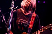 牛丸ありさ（Vo, G）（Photo by Viola Kam [V'z Twinkle]）