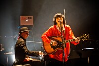 Dr.kyOnと峯田和伸（銀杏BOYZ）。（撮影：三浦麻旅子）