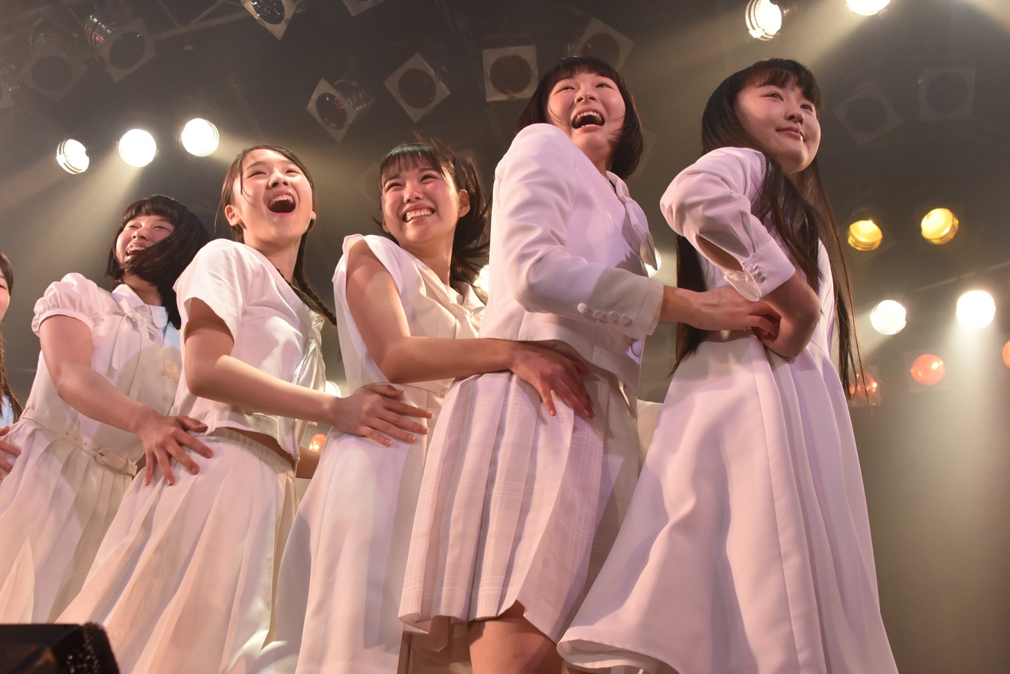 アイドルネッサンス「ヨコハマで感謝するネッサンス!!」の様子。