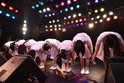 深々と頭を下げて約4年の活動を終えたアイドルネッサンス。