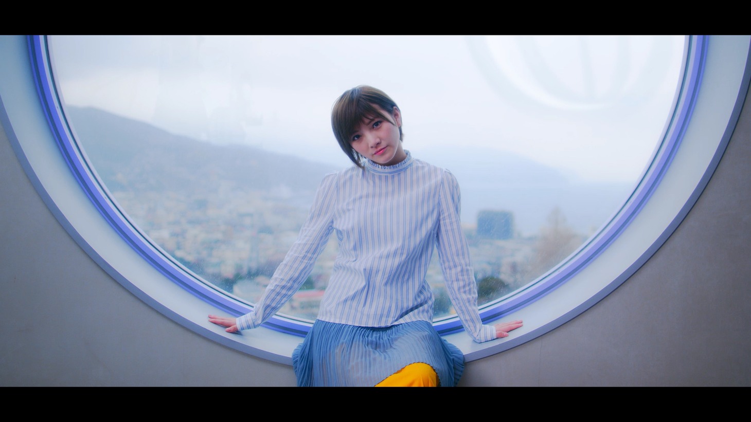 AKB48「ジャーバージャ」ミュージックビデオのワンシーン。