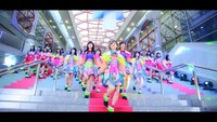 AKB48「ジャーバージャ」ミュージックビデオのワンシーン。