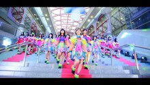 AKB48「ジャーバージャ」ミュージックビデオのワンシーン。