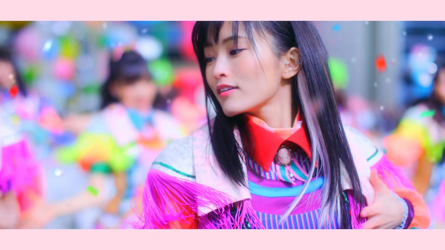 AKB48「ジャーバージャ」ミュージックビデオのワンシーン。