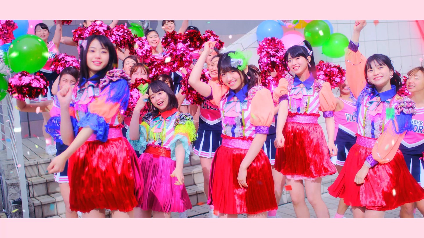 AKB48「ジャーバージャ」ミュージックビデオのワンシーン。
