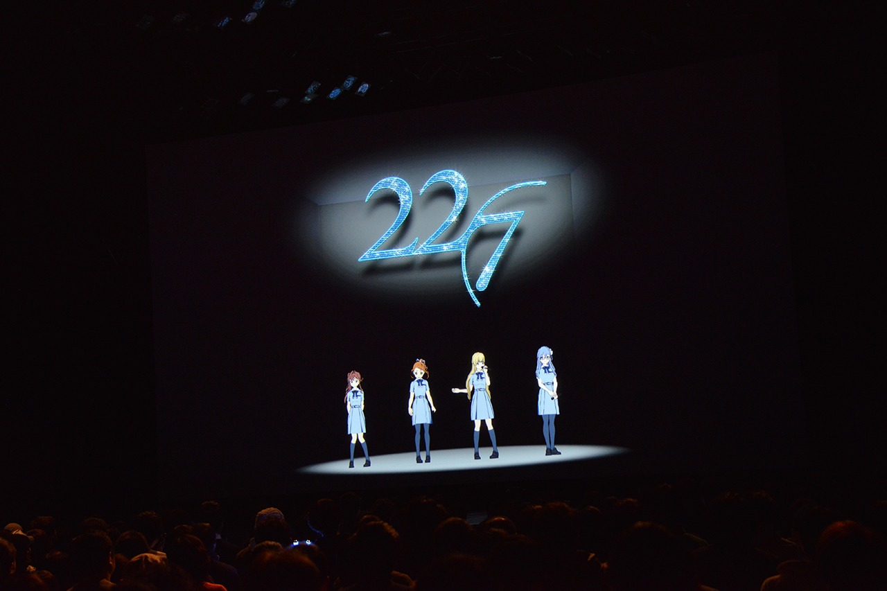 メンバーがリアルタイムで演じたキャラクターによるMCの様子。