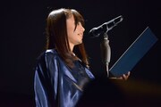 宮沢賢治「銀河鉄道の夜」を朗読する花川芽衣。