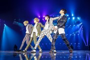 人気画像9位は「『SHINeeは永遠に5人』SHINee、集大成のドームで交わした約束と“5人”で歌った新曲」より、SHINee。