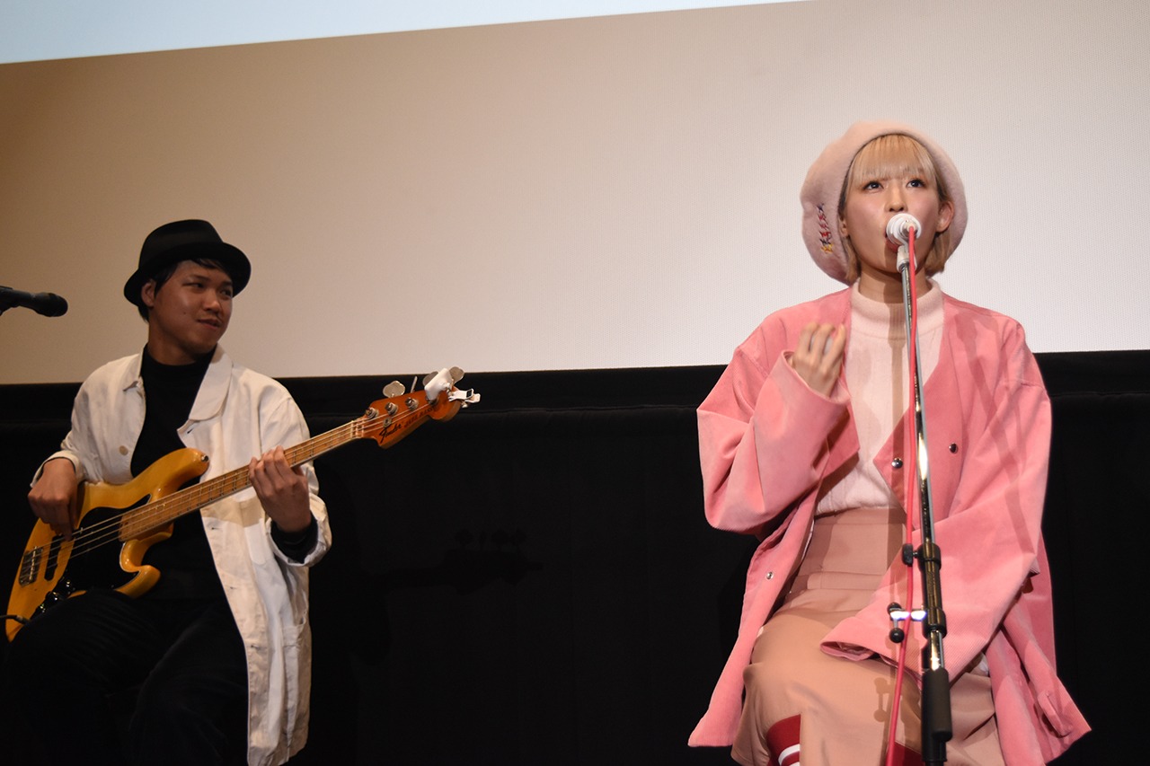 左からマツザカタクミ、PORIN。