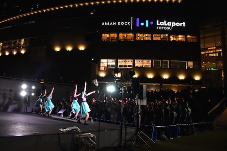 東京女子流「ラストロマンス」リリースイベントの様子。