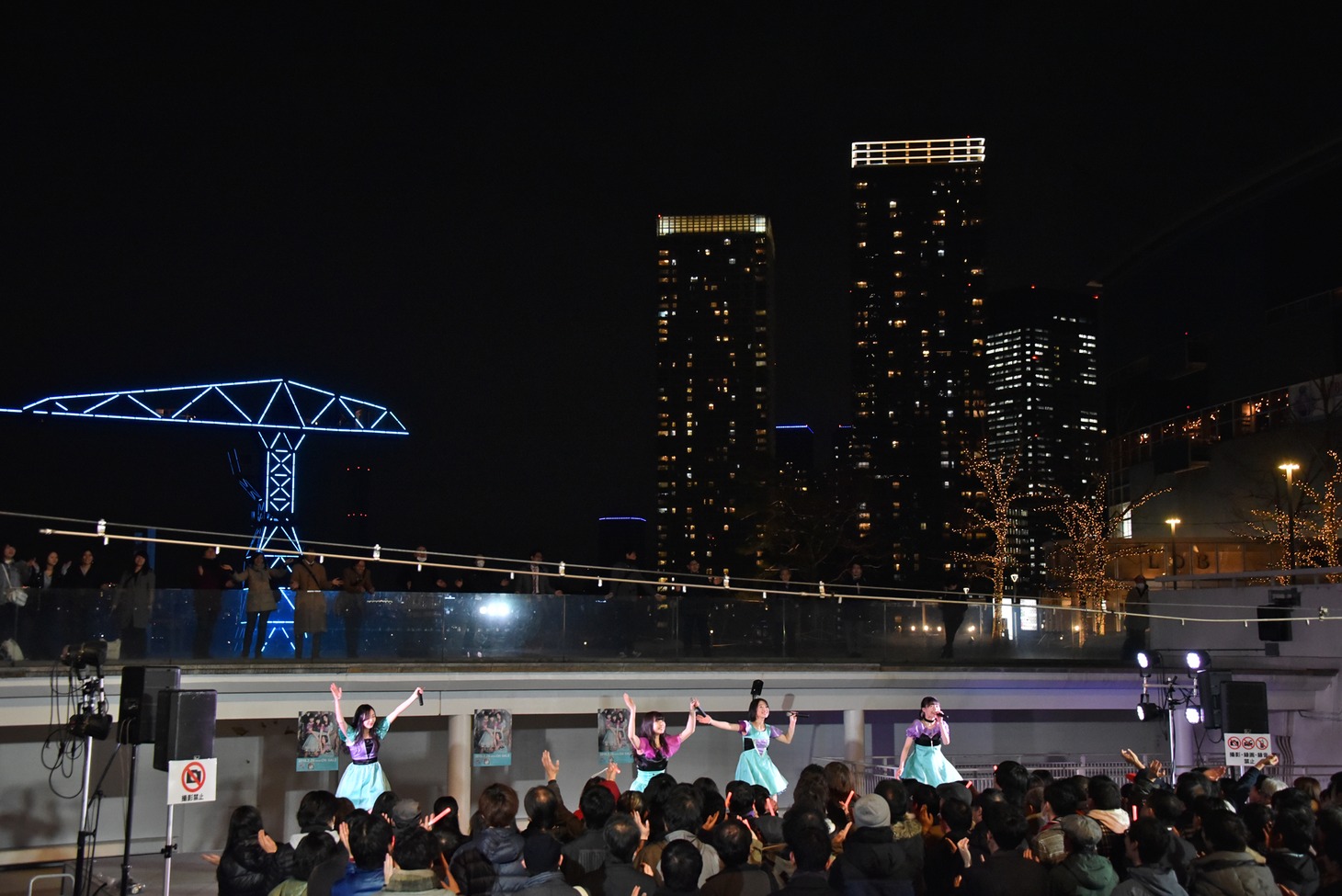 東京女子流「ラストロマンス」リリースイベントの様子。