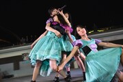 新曲「ラストロマンス」を4人で披露する東京女子流。