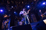 「BUGY CRAXONE 20周年記念ワンマン “100パーセント ナイス！”」の様子。