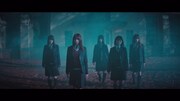 欅坂46「もう森へ帰ろうか？」のミュージックビデオのワンシーン。