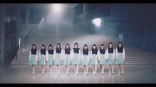 けやき坂46「イマニミテイロ」のミュージックビデオのワンシーン。