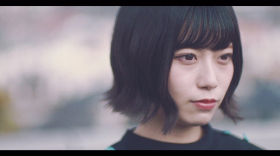 けやき坂46「イマニミテイロ」のミュージックビデオのワンシーン。