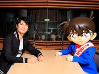 左から福山雅治、江戸川コナン。（撮影：板橋淳一）