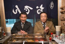 ドラマ「記憶」で主演を務める中井貴一（左）と、韓国版オリジナル「記憶～愛する人へ～」の主演を務めたイ・ソンミン（右）。