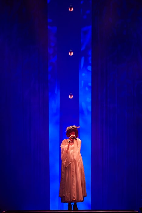 黒木渚「～幻想童話～砂の城」の様子。（撮影：椋尾詩）