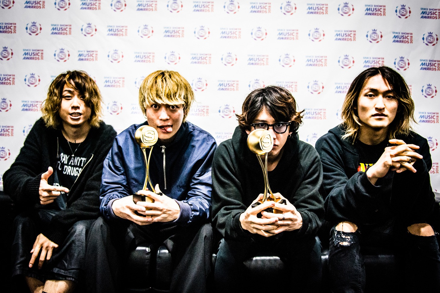 「BEST GROUP ARTIST」「BEST ACTIVE OVERSEAS」を受賞したONE OK ROCK。