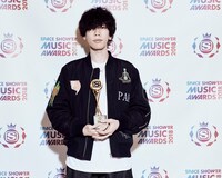 「BEST MALE ARTIST」を受賞した米津玄師。