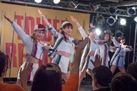 アップアップガールズ（仮）（写真提供：T-Palette Records）