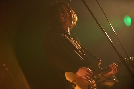 小林祐介（Vo, G / THE NOVEMBERS）（撮影：野口信司）