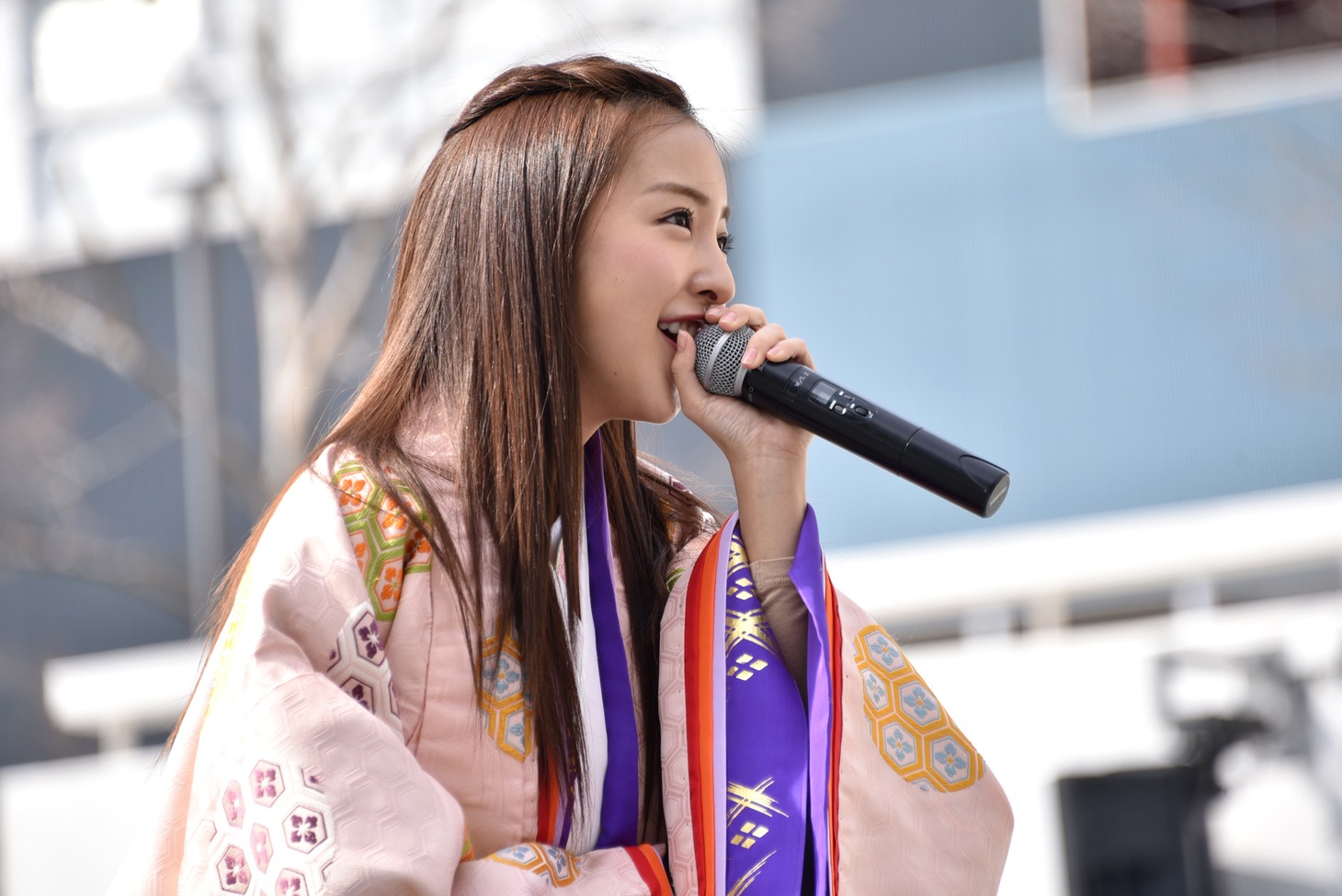 板野友美