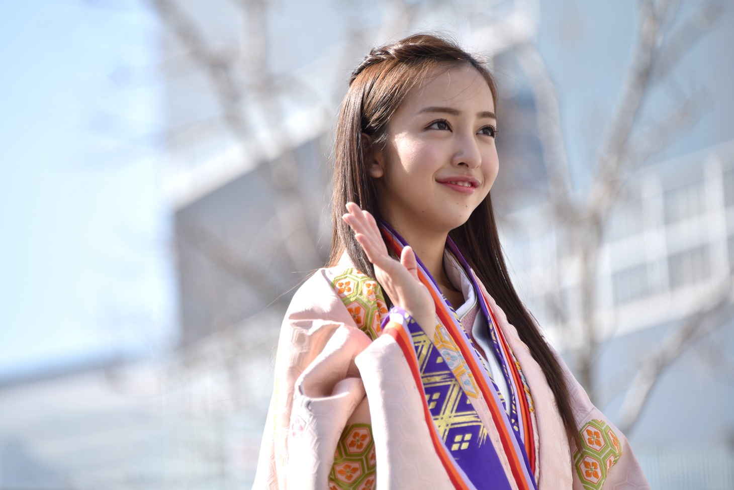 板野友美