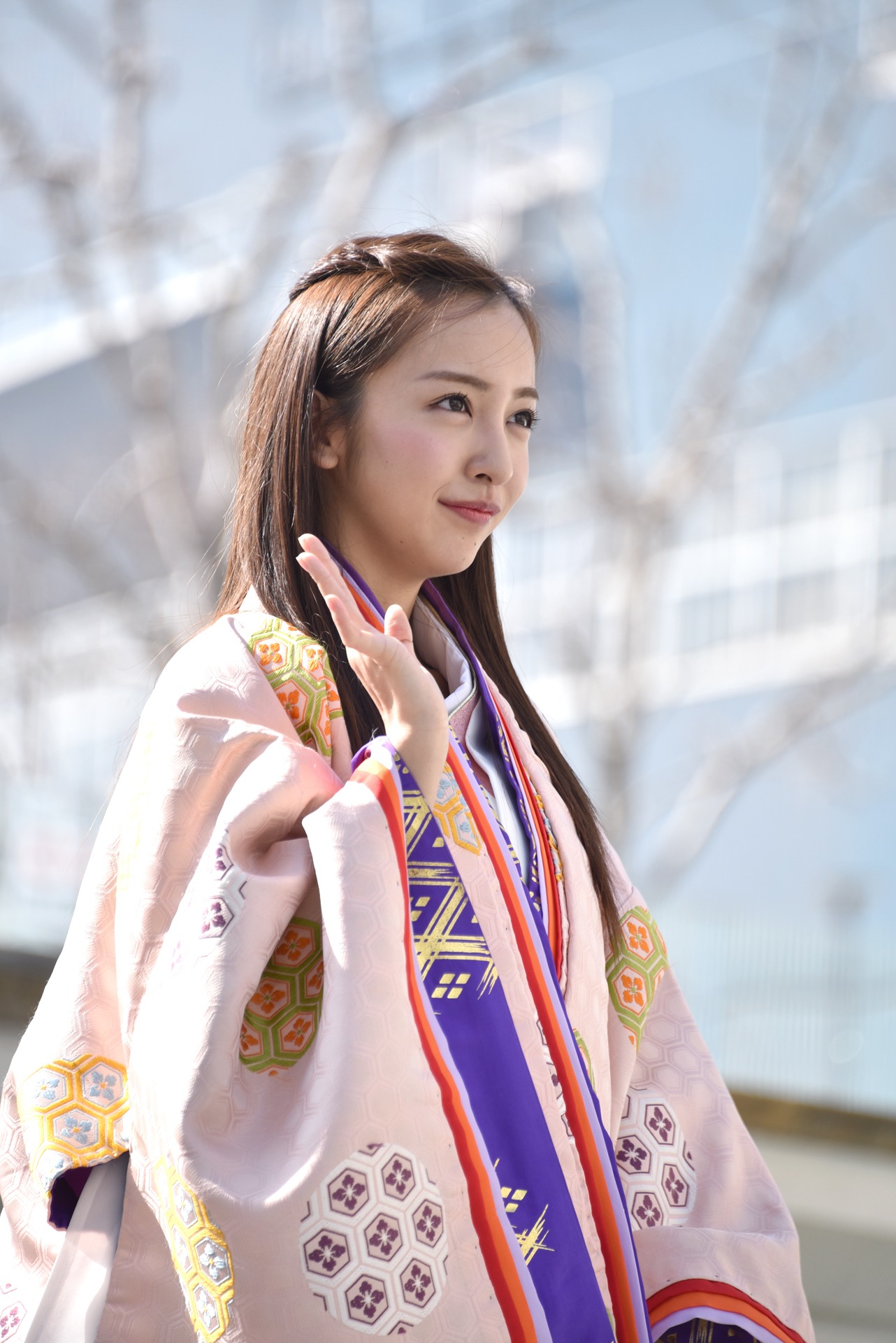 板野友美