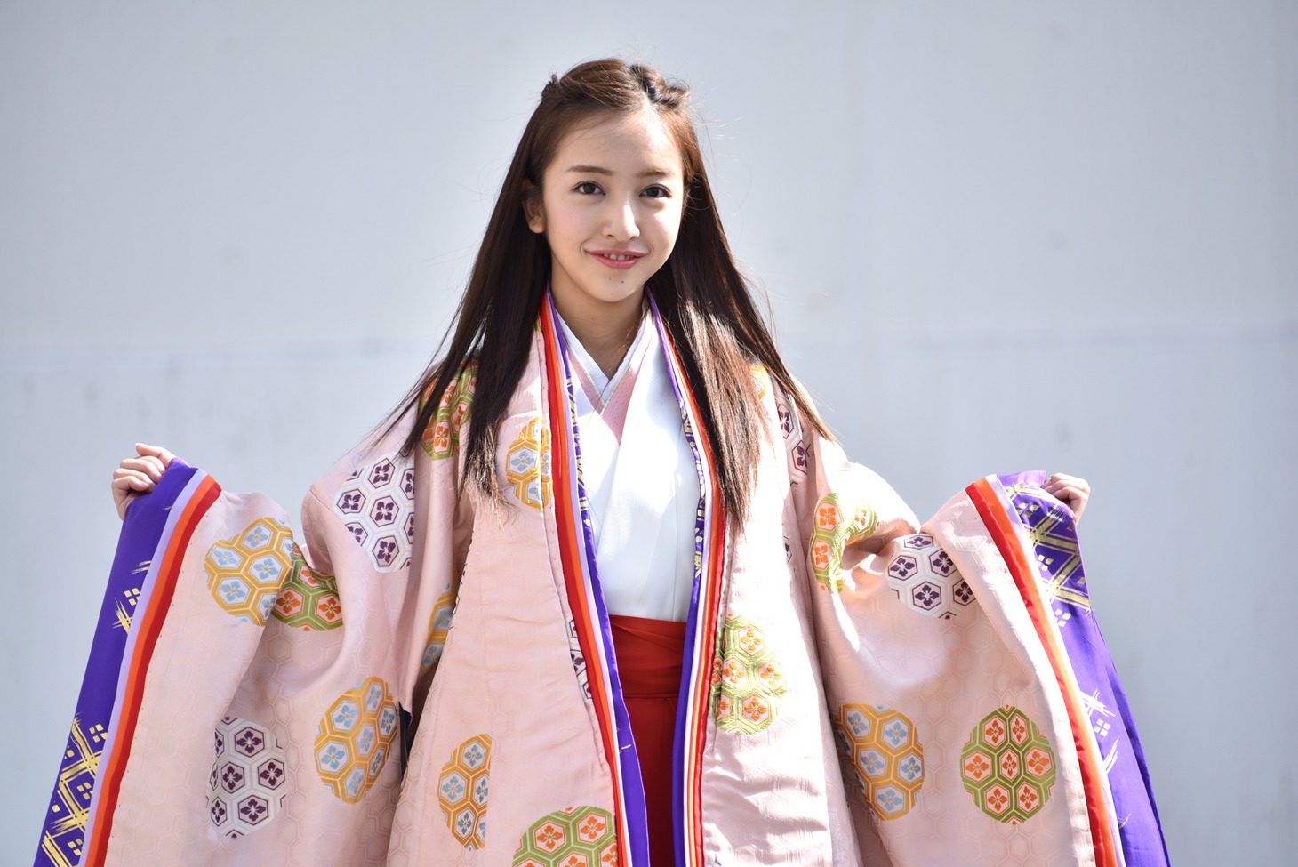 板野友美