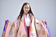 板野友美
