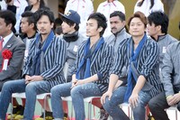 左から稲垣吾郎、草なぎ剛、香取慎吾。
