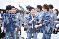 左から稲垣吾郎、草なぎ剛、香取慎吾。