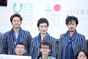 左から香取慎吾、草なぎ剛、稲垣吾郎。