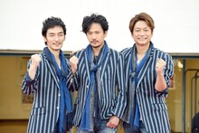 左から草なぎ剛、稲垣吾郎、香取慎吾。