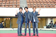 左から草なぎ剛、稲垣吾郎、香取慎吾。